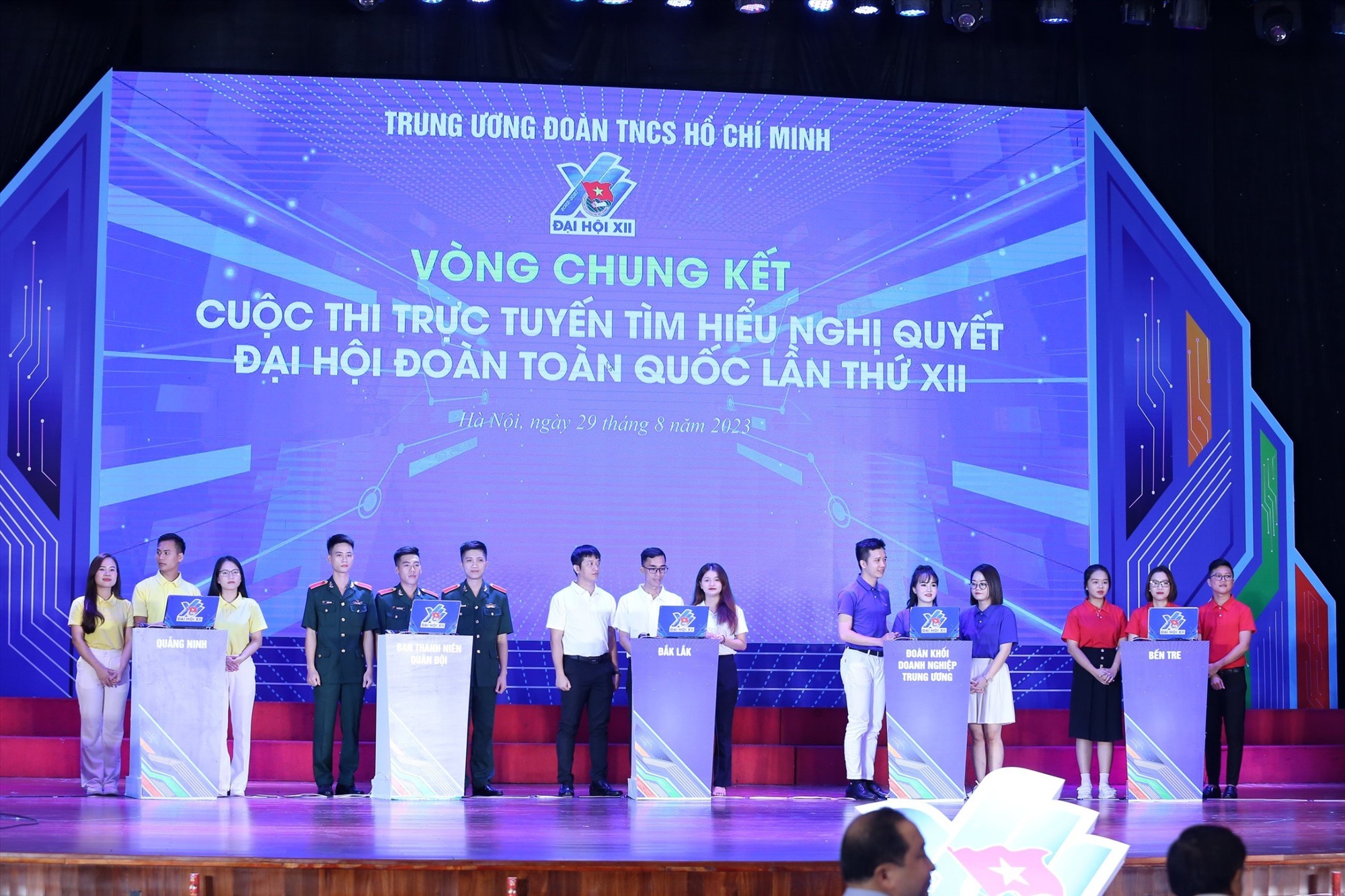 5 đội thi tham dự Chung kết toàn quốc Cuộc thi trực tuyến tìm hiểu Nghị quyết Đại hội Đoàn toàn quốc lần thứ XII. Ảnh: Vĩnh Hoàng