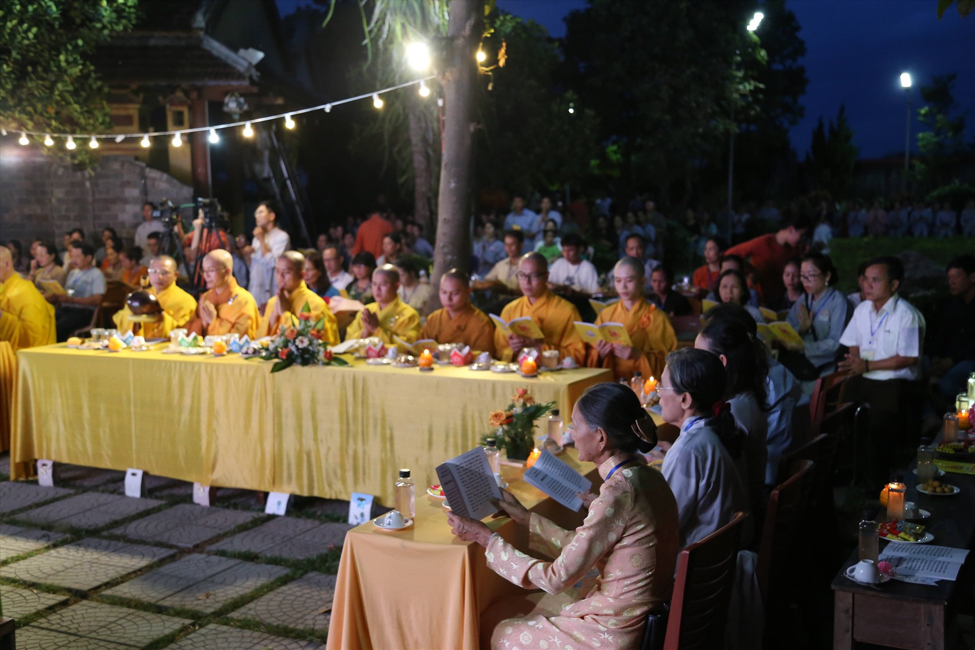 Trong khuôn viên của Tự viện Phước Duyên, buổi lễ tri ân cha mẹ nhân mùa Vu Lan báo hiếu được tổ chức hết sức trang trọng.