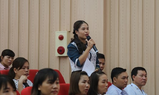 Một buổi đối thợi với người lao động huyện Văn Bàn, tỉnh Lào Cai. Ảnh: Kim Tuyến