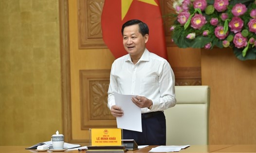 Phó Thủ tướng Lê Minh Khái phát biểu tại phiên họp. Ảnh: VGP