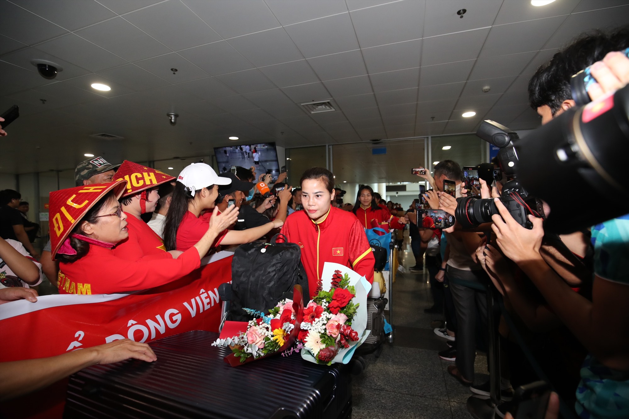 Thuý Nga là một trong những cầu thủ lớn tuổi nhất của tuyển nữ Việt Nam dự World Cup. Dù vậy, cô cùng đồng đội Thuỳ Trang không có cơ hội ra sân ở giải đấu này. 