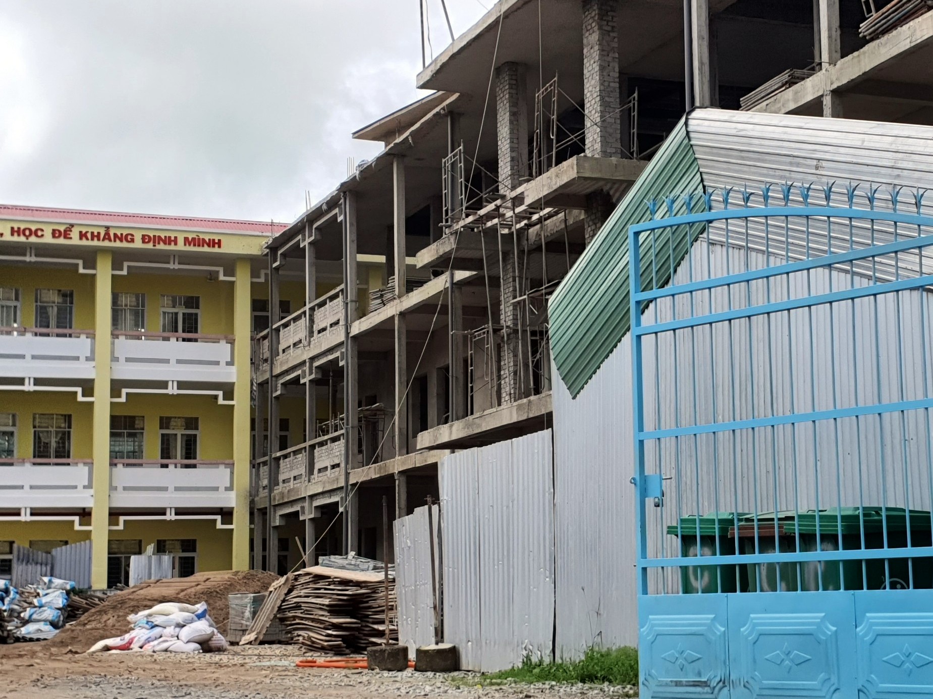 Xây dựng thêm phòng học tại Trường THCS Lê Thị Cẩm Lệ, Phường 1, TP.Bạc Liêu, tỉnh Bạc Liêu. Ảnh: Nhật Hồ