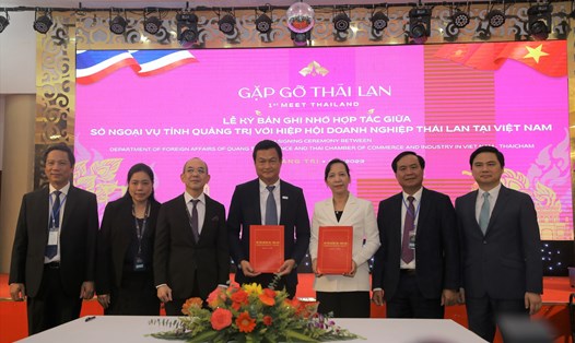 Lễ Ký kết hợp tác giữa Sở Ngoại vụ Quảng Trị và Hiệp hội doanh nghiệp Thái Lan tại Việt Nam. Ảnh: Hưng Thơ.