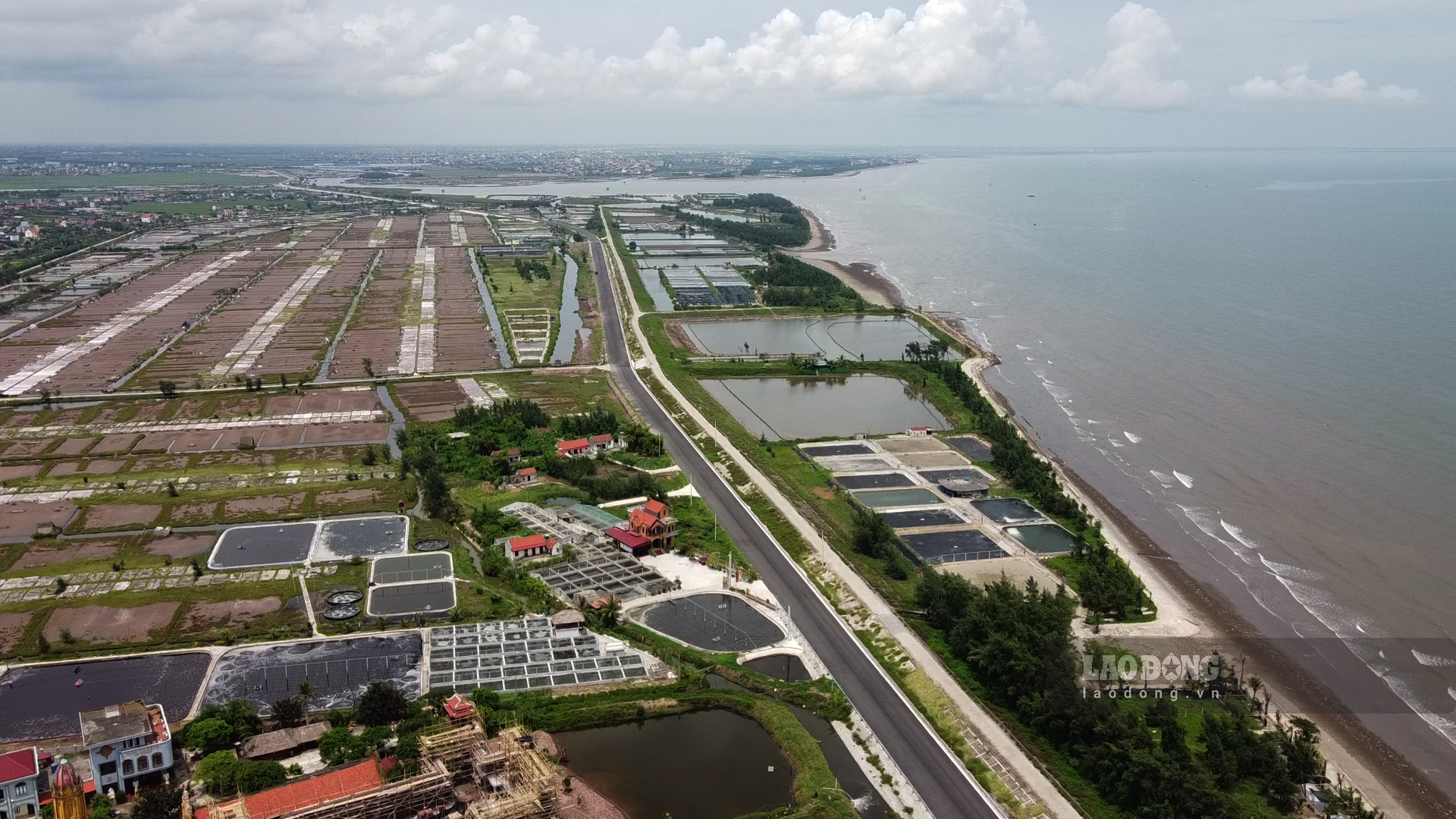 Theo BLQ dự án tuyến đường bộ ven biển đoạn qua tỉnh Nam Định, đến nay tiến độ thi công dự án đã được trên 80%.
