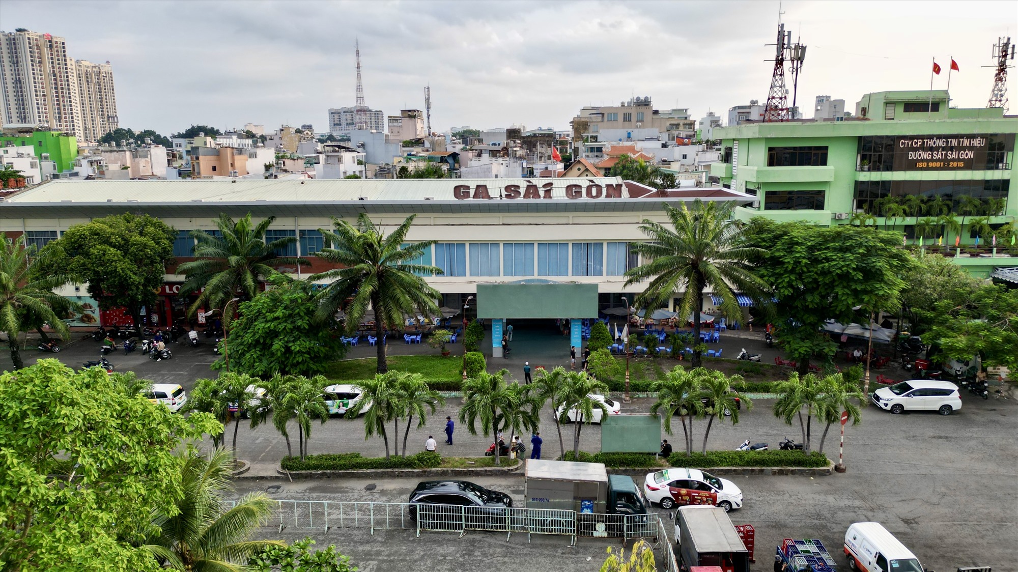 Ga Sài Gòn nằm trên địa bàn Quận 3, có diện tích khoảng 6,14ha. Đây là ga cuối của tuyến đường sắt quốc gia Hà Nội - TPHCM, hoạt động với hai loại hình vận chuyển chính là chở khách và hàng hóa.