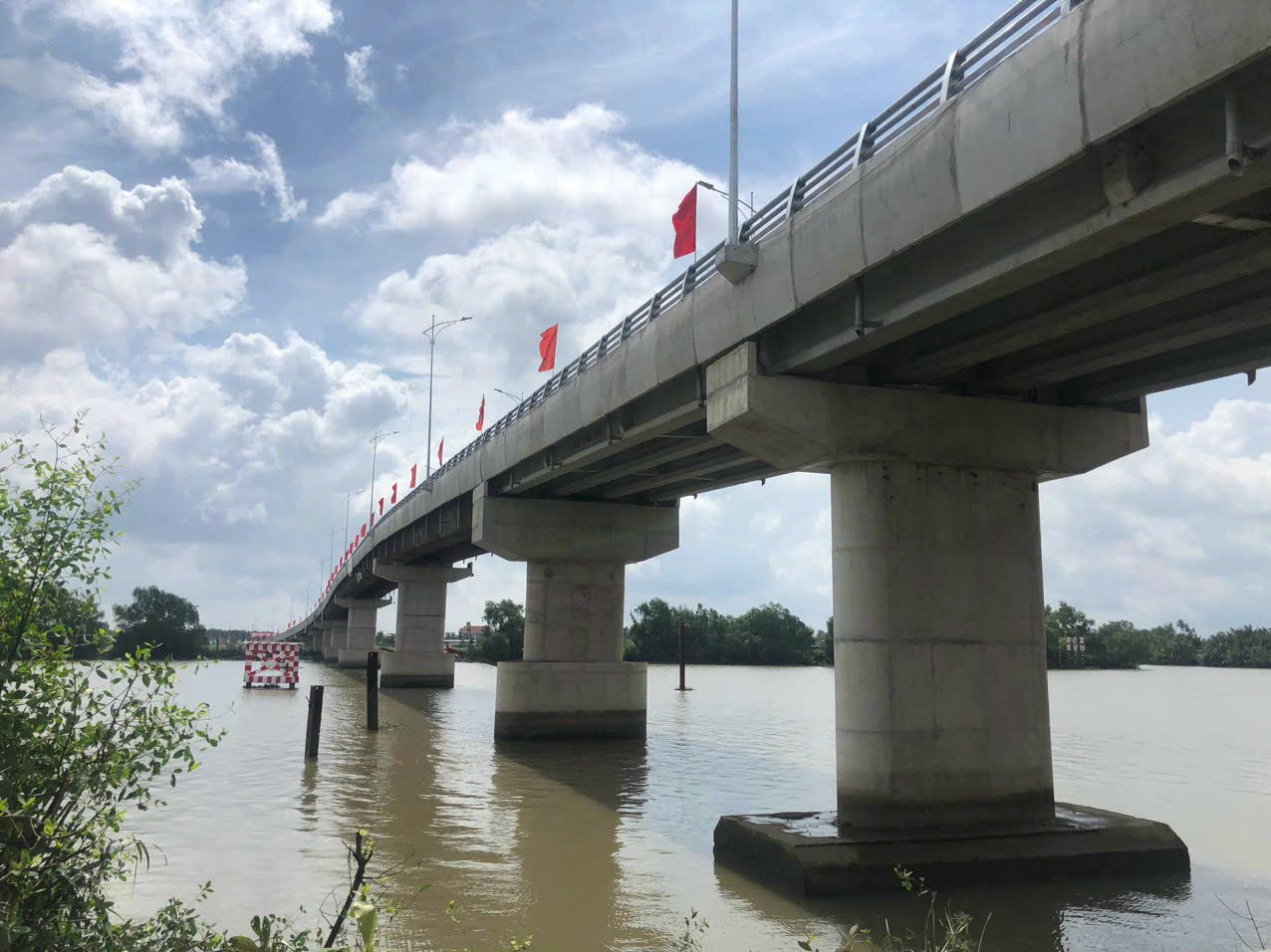 Cầu Cần Giuộc 150 tỉ đồng kết nối tỉnh Long An với TPHCM. Ảnh: An Long