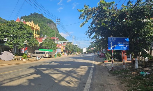 Sơn La hạn chế xe trên 11km tuyến Quốc lộ 6 để tổ chức hoạt động du lịch. Ảnh: Minh Nguyễn