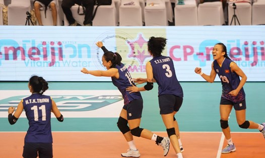 Đội tuyển bóng chuyền nữ Việt Nam ra quân thuận lợi tại giải vô địch châu Á 2023. Ảnh: VFV