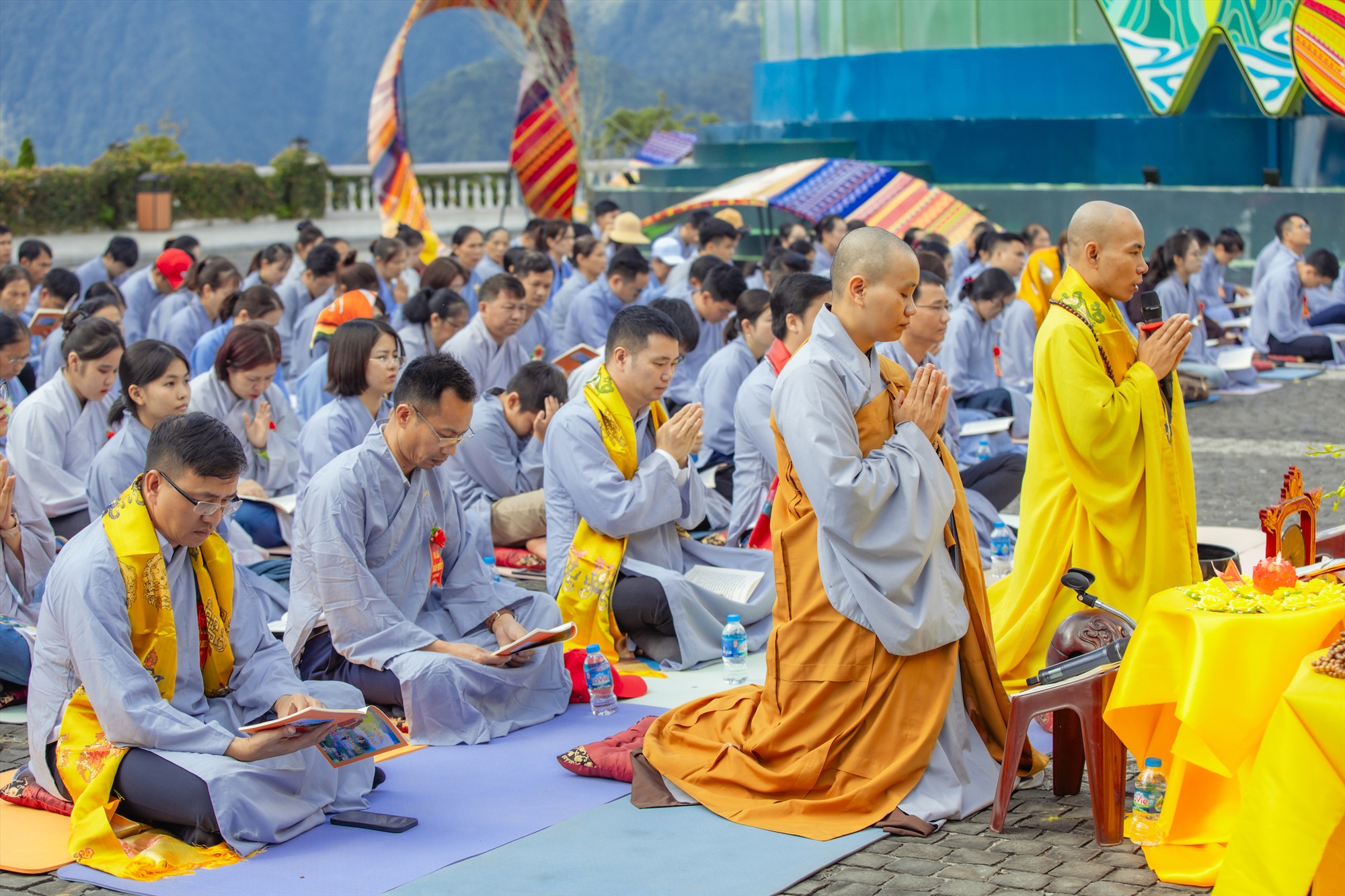Chương trình có sự tham dự của Đại Đức Thích Khai Trung, Đại Đức Thích Giác Giáo cùng hơn 300 Phật tử từ Quảng Ninh và hàng nghìn du khách.