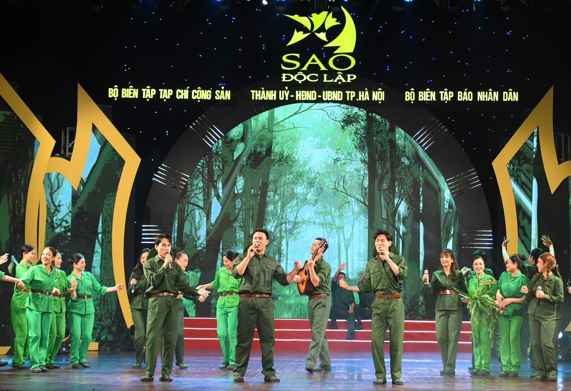 Chương trình nghệ thuật "Sao Độc lập" được tổ chức thường niên vào dịp kỷ niệm Cách mạng Tháng Tám và Quốc khánh 2.9. Ảnh: BTC