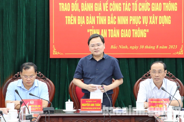 Bí thư Tỉnh ủy Nguyễn Anh Tuấn phát biểu tại hội nghị. Ảnh: Cổng TTĐT Bắc Ninh  
