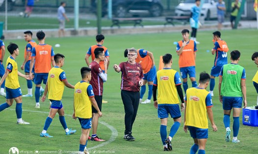 Huấn luyện viên Troussier mang một làn gió mới tới cho đội tuyển Việt Nam. Ảnh: VFF