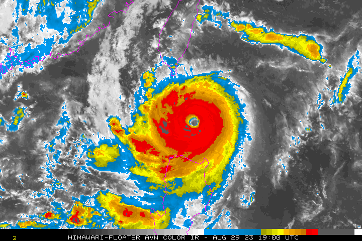 Mắt bão Saola. Ảnh: NOAA
