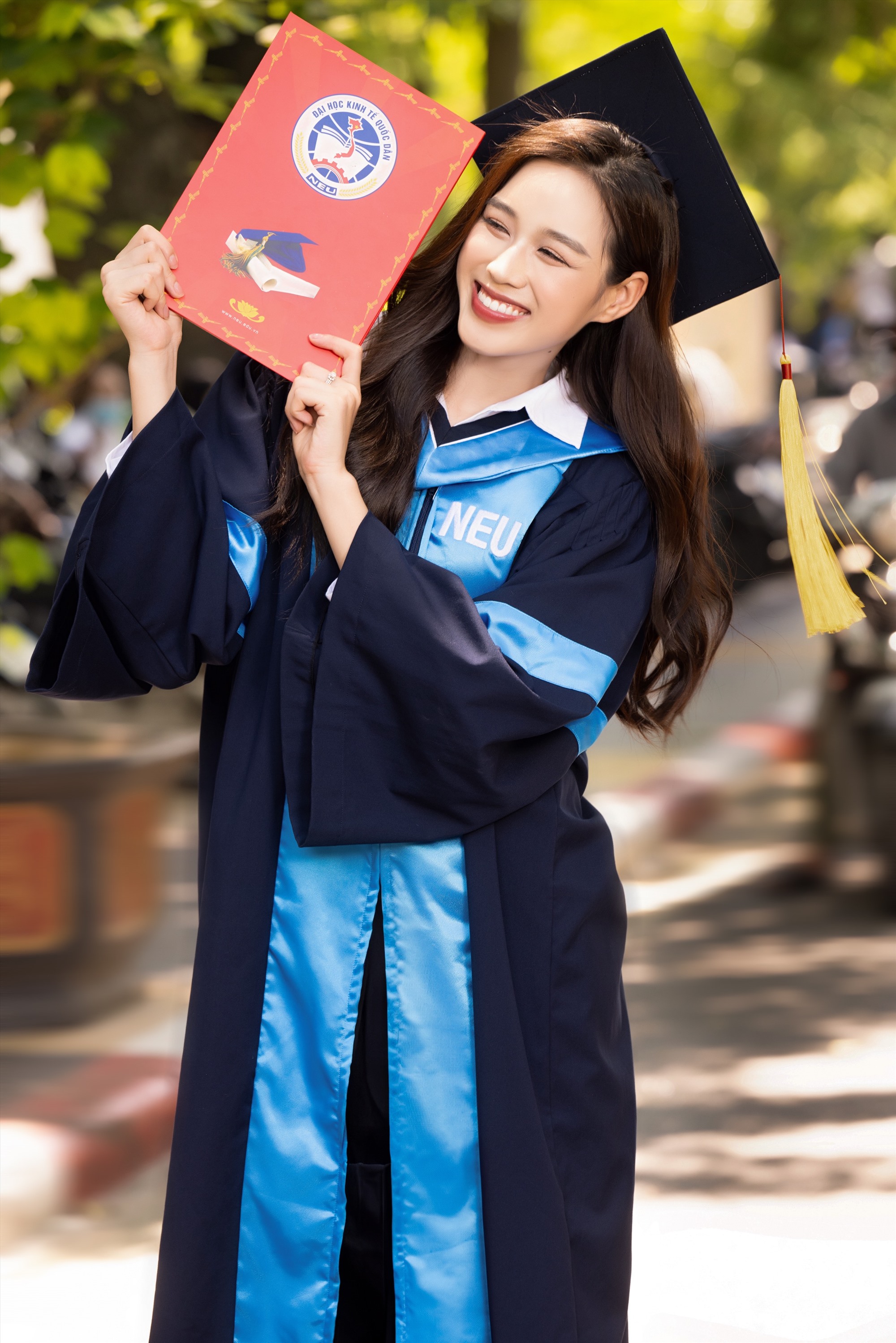 Hoa hậu Đỗ Hà trong ngày nhận bằng tốt nghiệp. Ảnh: Nhân vật cung cấp 