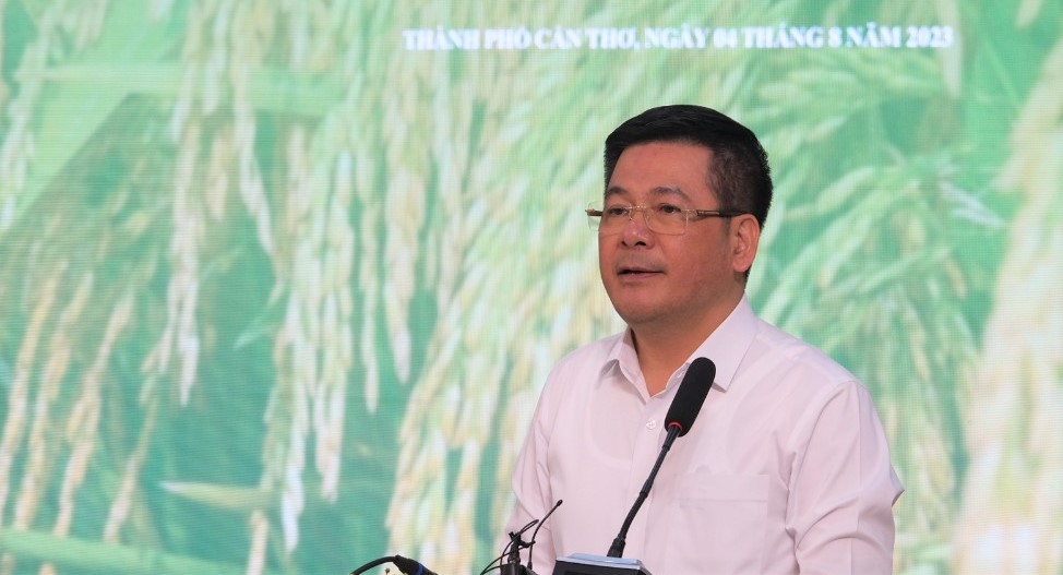 Bộ trưởng Bộ Công Thương Nguyễn Hồng Diên phát biểu tại Hội nghị. Ảnh: Phong Linh