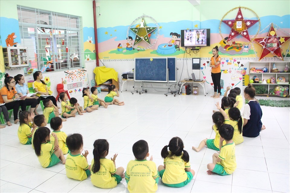 Chính sách đối với cơ sở giáo dục mầm non ở địa bàn có khu công nghiệp, nơi có nhiều lao động. Ảnh: Thiều Trang