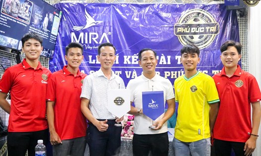 Lễ kí kết tài trợ giữa Thương hiệu thể thao Mira và CLB Phú Đức Trí