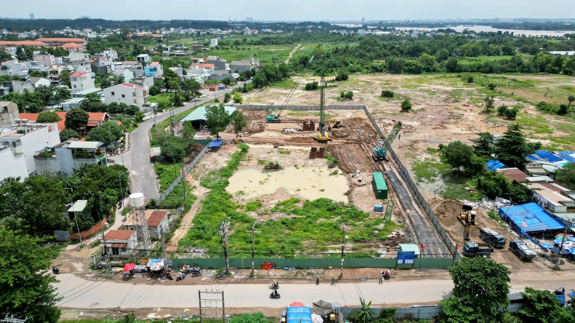 Vành đai 3 đoạn qua TPHCM dài hơn 47 km. Trong đó, đoạn qua TP Thủ Đức có chiều dài gần 15 km, tính từ điểm giáp với nút cao tốc TPHCM – Long Thành – Dầu Giây và kết thúc tại nút giao Tân Vạn. Đoạn qua huyện Củ Chi, Hóc Môn và Bình Chánh dài tổng cộng 32 km với điểm đầu là nơi tiếp giáp cầu Bình Gởi và điểm cuối là hết cầu Thầy Thuốc.