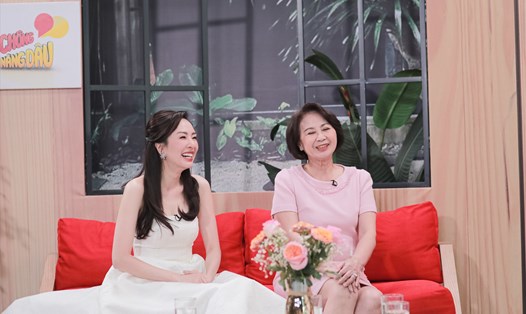 Mẹ ruột Hoa hậu Hà Kiều Anh và con dâu tại chương trình. Ảnh: NSX.