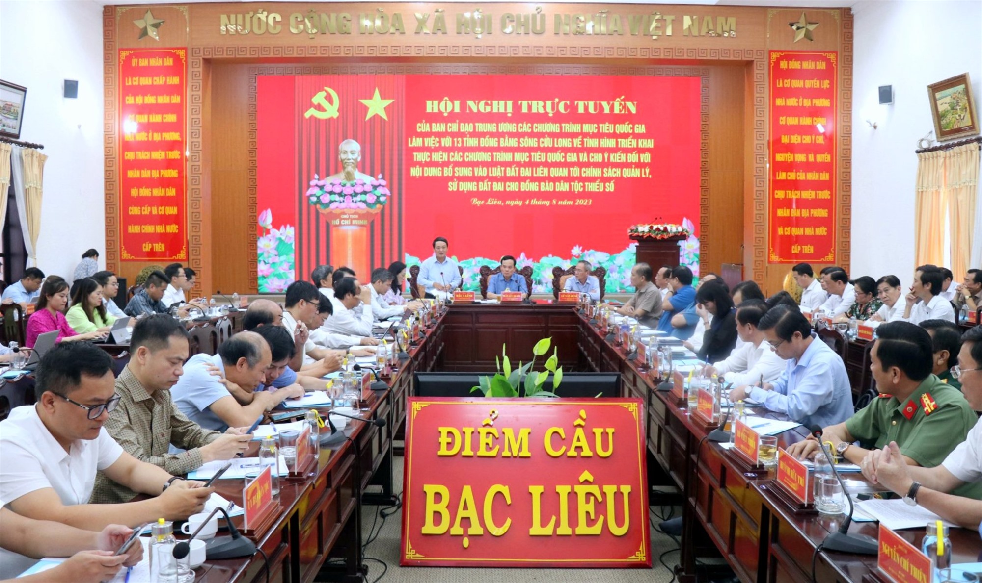 Phó thủ tướng Chính phủ Trần Lưu Quang chủ trì cuộc họp tại điểm cầu tỉnh Bạc Liêu. Ảnh: Nhật Hồ