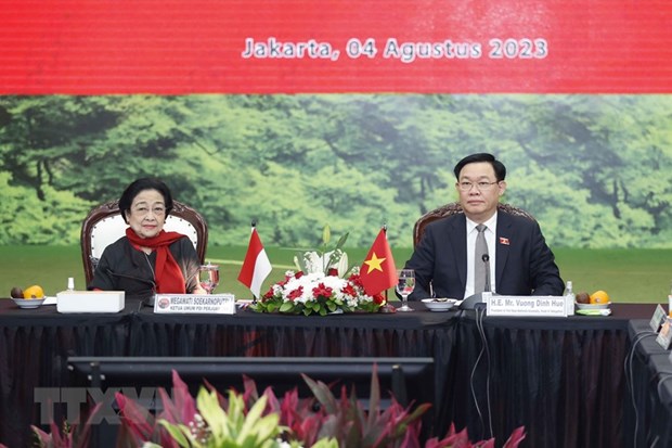 Chủ tịch Quốc hội Vương Đình Huệ đánh giá cao vai trò quan trọng của bà Megawati đối với sự phát triển tích cực của quan hệ hữu nghị truyền thống Việt Nam - Indonesia. Ảnh: TTXVN