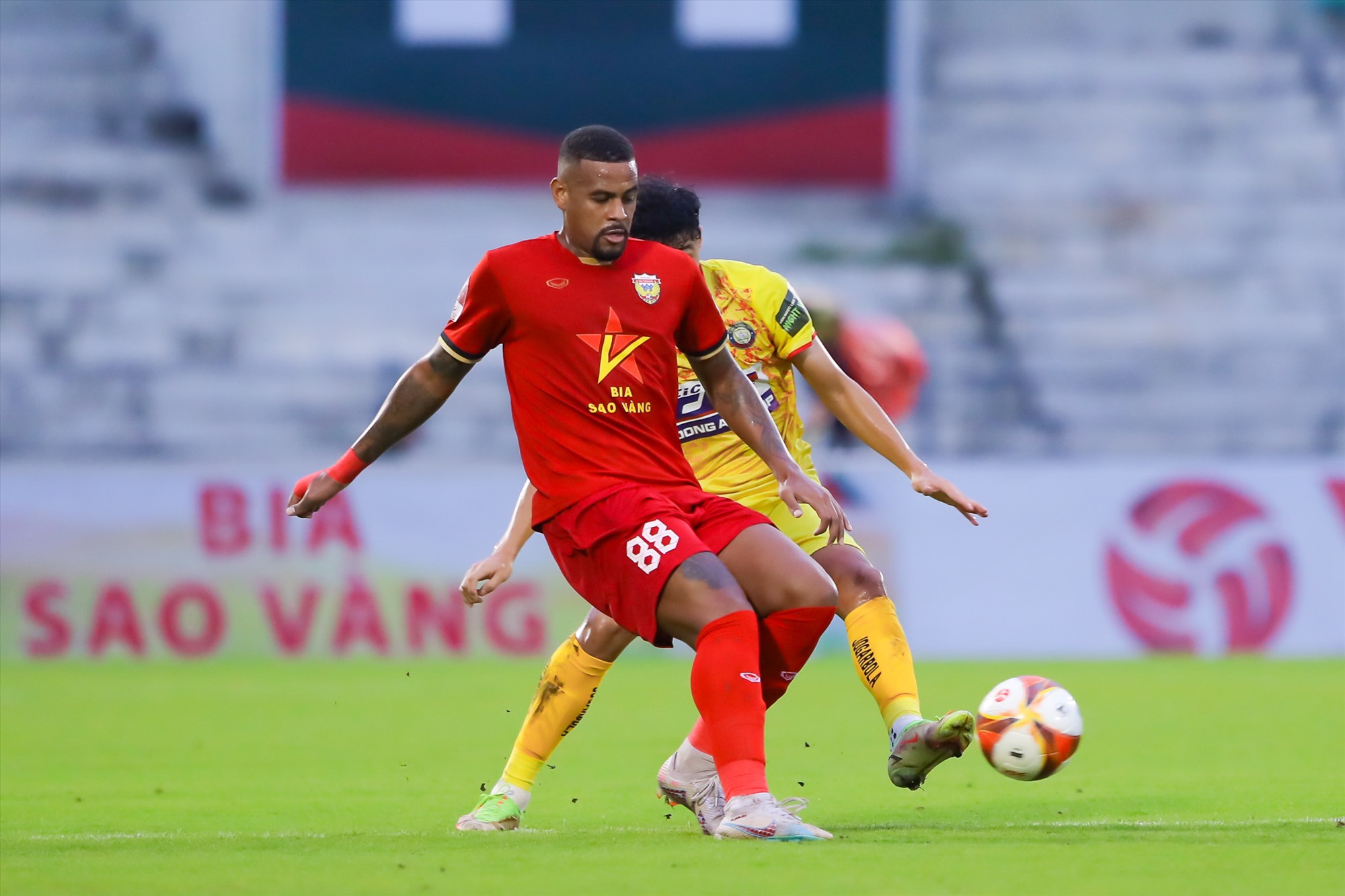 Hồng Lĩnh Hà Tĩnh có 3 trận hoà trước 3 đội đầu bảng là Hà Nội FC, Công an Hà Nội và Thanh Hoá. Ảnh: Xuân Thuỷ