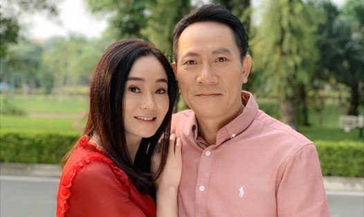Diễn viên Quách Thu Phương và NSƯT Hoàng Hải trong phim "Đừng bắt em phải quên". Ảnh: Nhà sản xuất cung cấp