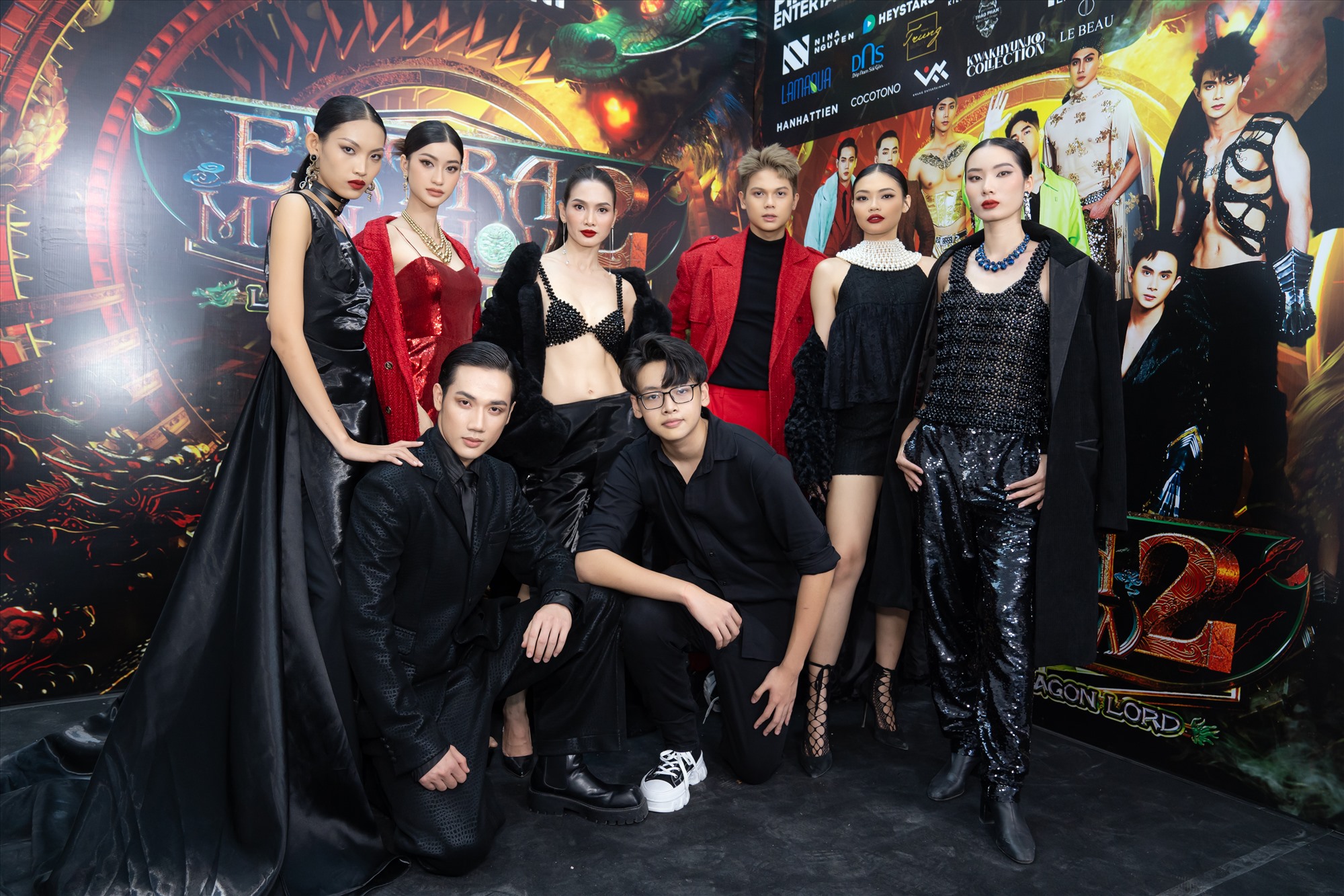 Show diễn có sự góp mặt của 3 nhà thiết kế Việt Nam là Vương Khang, Hà Nhật Tiến, Ngô Mạnh Đông Đông cùng 2 nhà thiết kế đến từ Hàn Quốc và Nhật Bản. 