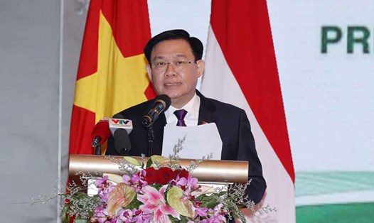 Chủ tịch Quốc hội Vương Đình Huệ đã dự và phát biểu tại Diễn đàn Chính sách, pháp luật về thúc đẩy hợp tác kinh tế thương mại và đầu tư Việt Nam - Indonesia. Ảnh: Doãn Tấn