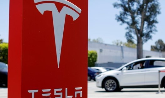 Elon Musk và những người đồng sáng lập Tesla bắt tay vào sản xuất ôtô vào những năm 2004 - 2005. Ảnh: Xinhua