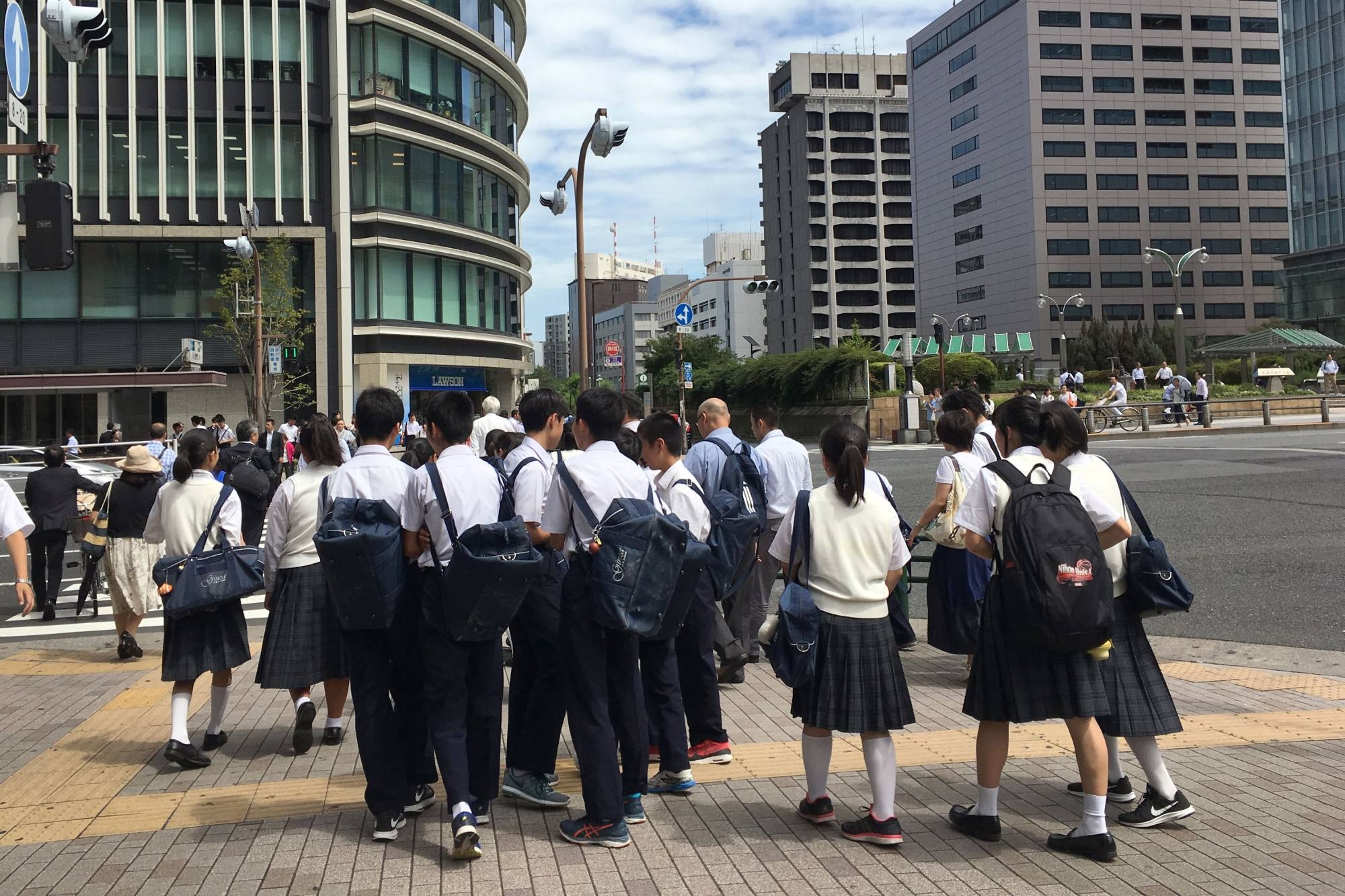 Năm 2021, chính phủ Nhật đã áp dụng các hướng dẫn mới để giúp học sinh phát triển khả năng nói tiếng Anh cơ bản. Ảnh: AFP
