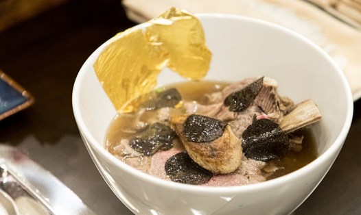 "Phở King" được xem là bát phở đắt nhất Việt Nam, chính thức "soán ngôi" bát phở 920.000 đồng ra mắt vào năm 2019.