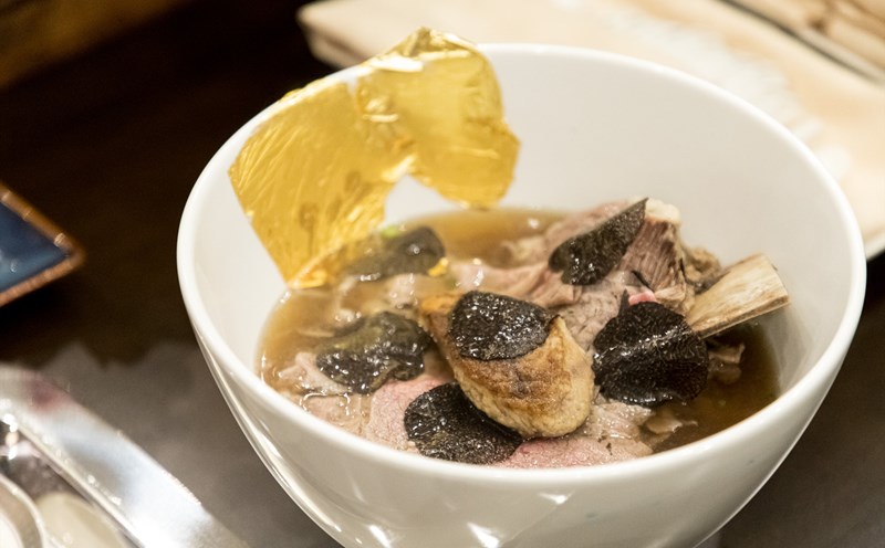 "Phở King" được xem là bát phở đắt nhất Việt Nam, chính thức "soán ngôi" bát phở 920.000 đồng ra mắt vào năm 2019.