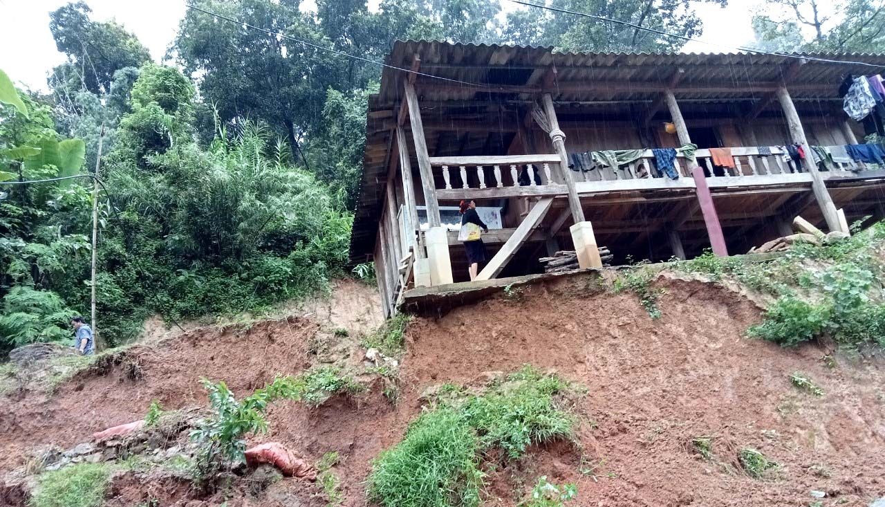 Mưa lũ ở Tây Bắc gây thiệt hại nặng nề về người và tài sản. Ảnh: NDCC