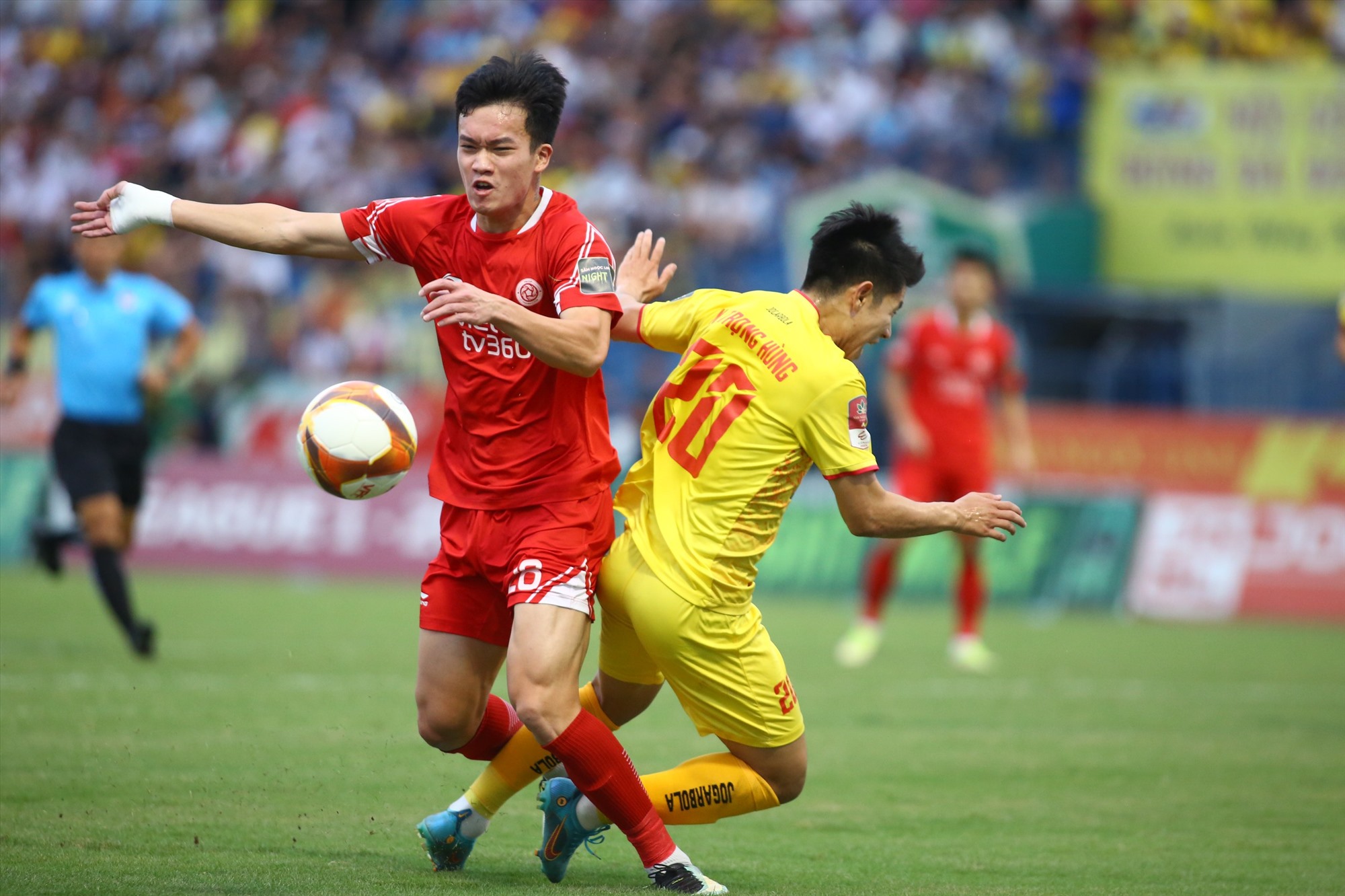 Viettel có chiến thắng 1-0 ở phút bù giờ cuối cùng nhờ công của Nguyễn Thanh Bình. Ảnh: Minh Phong