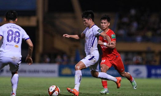 Hà Nội FC rơi xuống vị trí thư 2 bảng xếp hạng sau trận thua Công an Hà Nội. Ảnh: Minh Dân