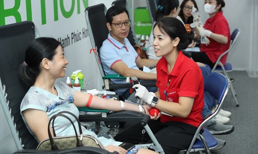 Nhân viên Herbalife Việt Nam tham gia hiến 280 đơn vị máu trong Ngày hiến máu tình nguyện thường niên lần thứ 6 của công ty tại TPHCM và Hà Nội. Ảnh: Doanh nghiệp cung cấp