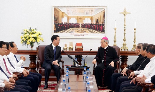Chủ tịch nước Võ Văn Thưởng thăm và làm việc với Hội đồng Giám mục Việt Nam. Ảnh: Thống Nhất/TTXVN
