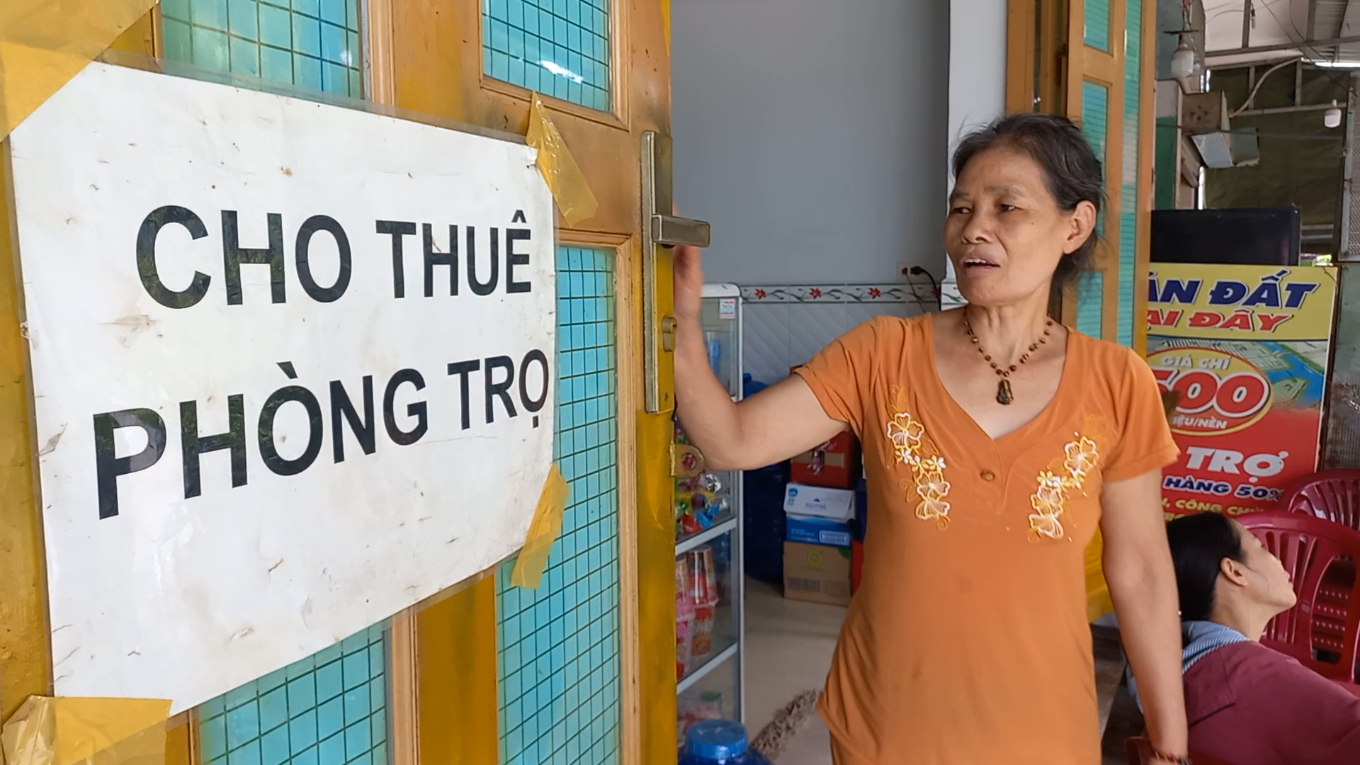 Công nhân thất nghiệp về quê chủ trọ ở Bình Dương thất thu. Ảnh: Đình Trọng