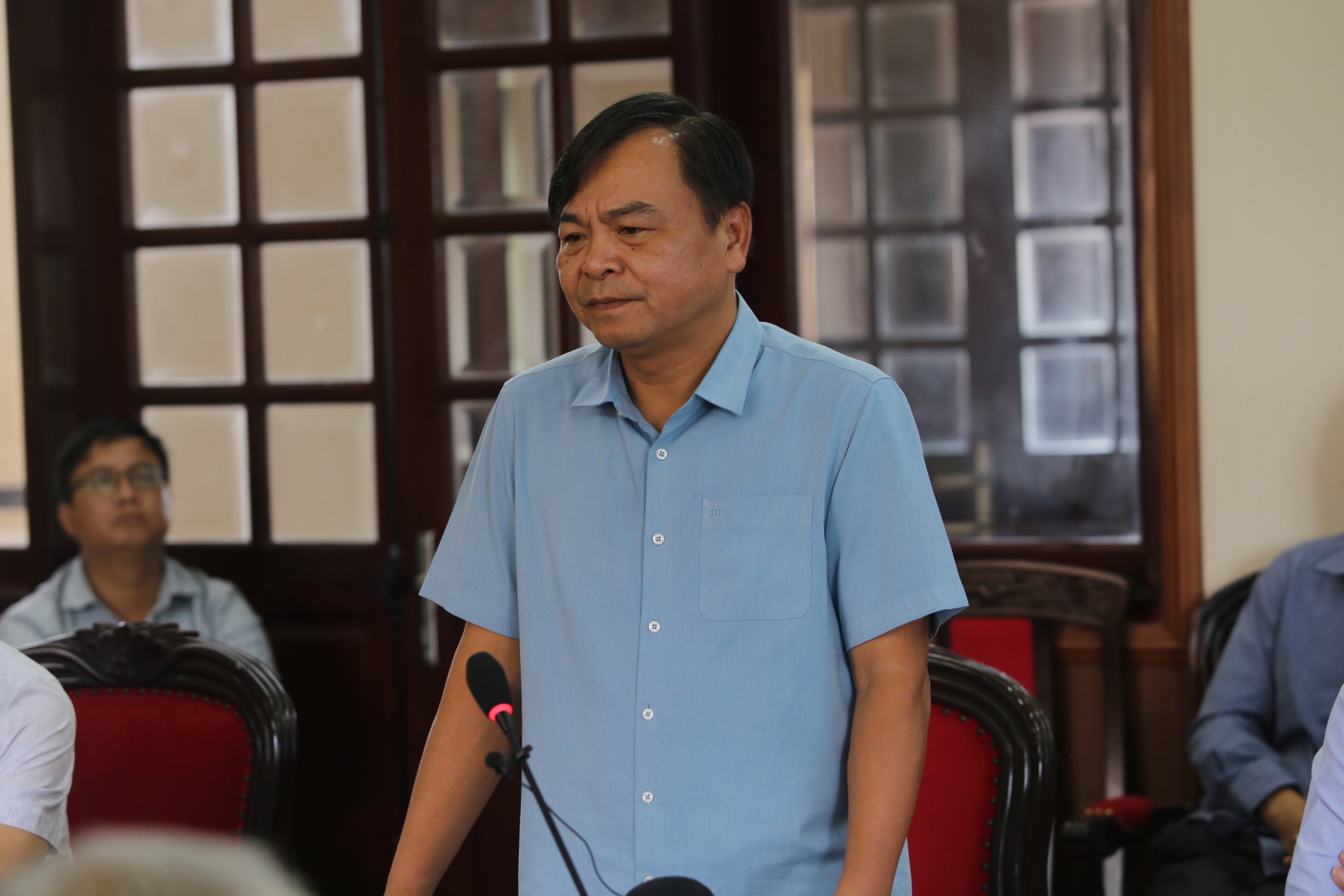 Thứ trưởng Nguyễn Hoàng Hiệp yêu cầu tỉnh Đắk Nông công bố tình trạng cấp bách về thiên tai. Ảnh: Cường Mai