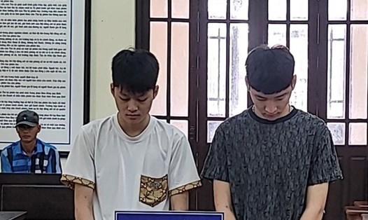 Hai bị cáo Nguyễn Huy Tuyên và Nguyễn Minh Quân. Ảnh: Cổng TTĐT huyện Nam Sách