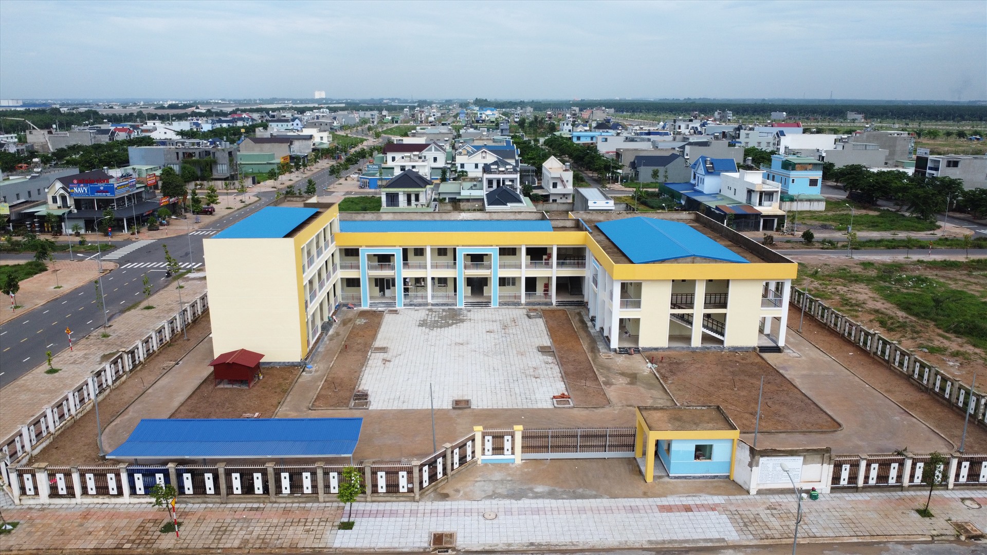 Một trường mầm non gần hoàn thiện đón năm học mới ở khu tái định cư Lộc An - Bình Sơn. Ảnh: Hà Anh Chiến