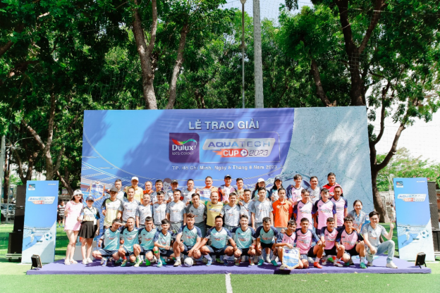 Giải đấu Dulux Aquatech Cup 2023 đã để lại những giây phút ý nghĩa cho AkzoNobel Việt Nam và các đội bóng. Ảnh: Khánh Vy