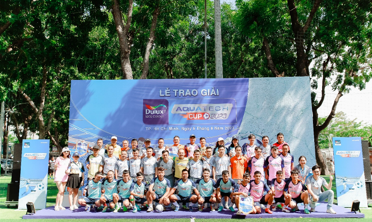 Giải đấu Dulux Aquatech Cup 2023 đã để lại những giây phút ý nghĩa cho AkzoNobel Việt Nam và các đội bóng. Ảnh: Khánh Vy