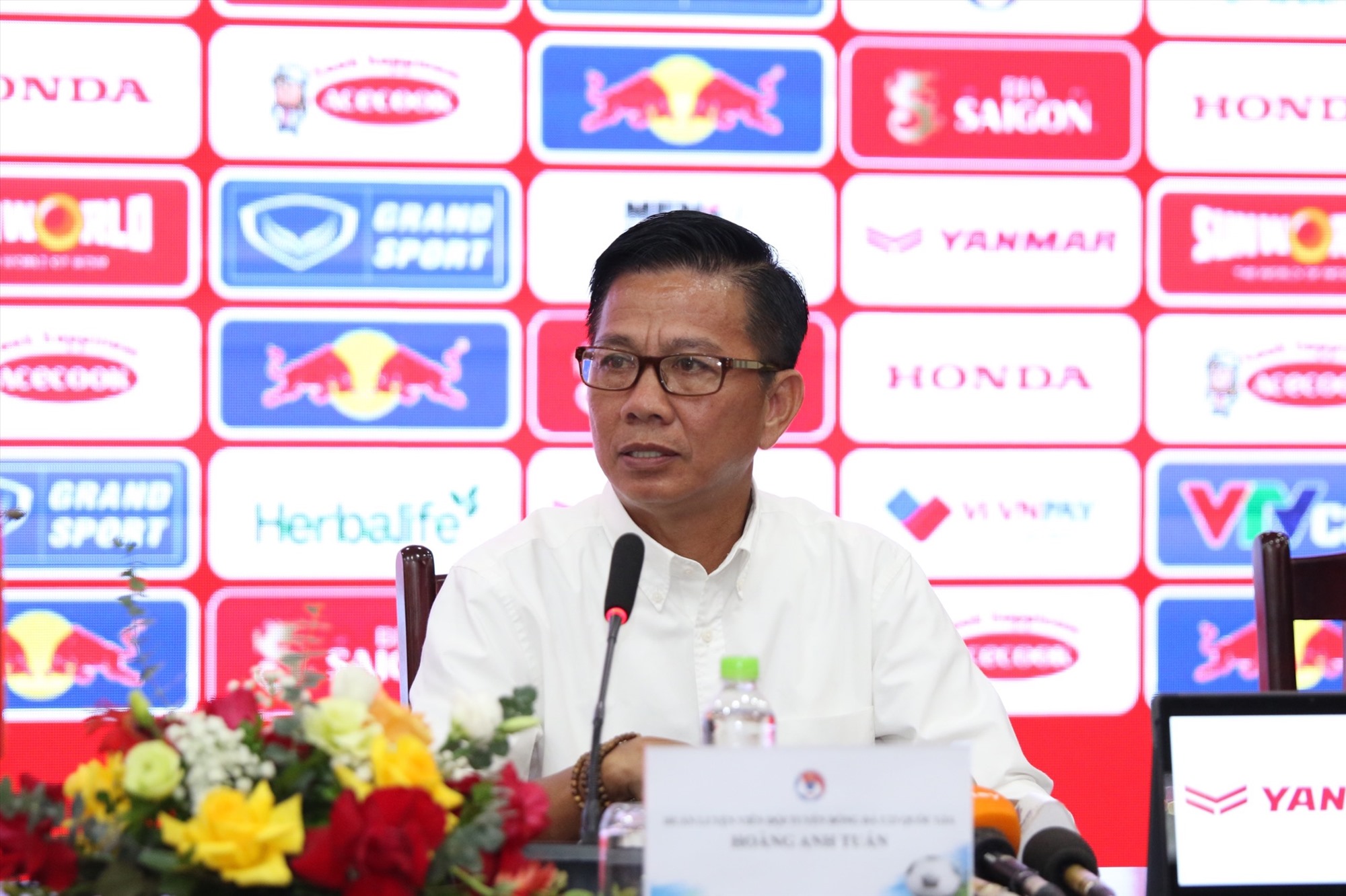 Huấn luyện viên Hoàng Anh Tuấn đặt ra những mục tiêu riêng trong 2 giải đấu sắp tới. Ảnh: Minh Hiếu