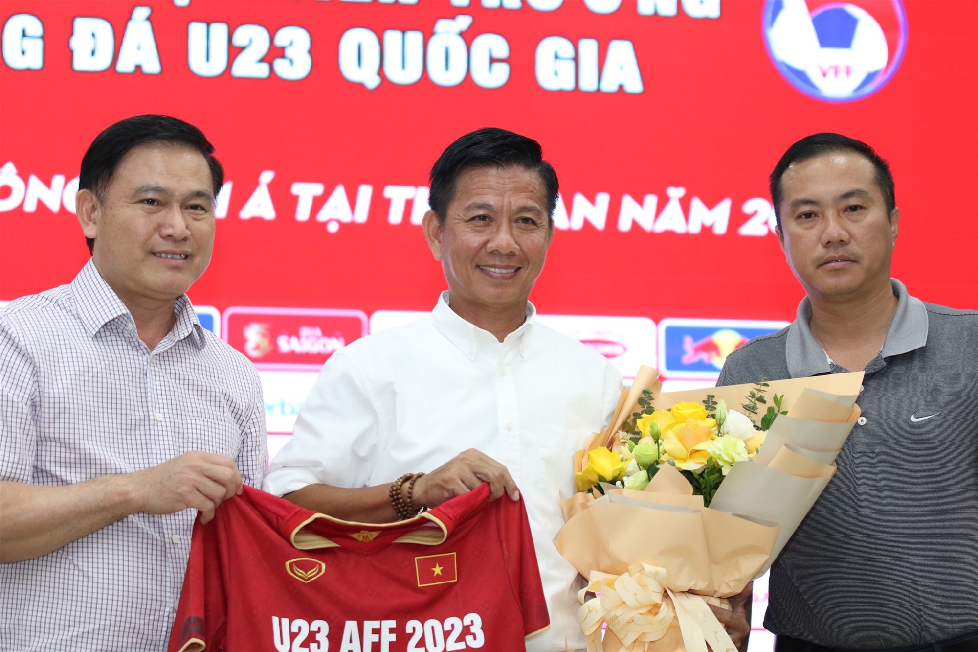HLV Hoàng Anh Tuấn dẫn dắt U23 Việt Nam: Áp lực là giới thiệu cầu thủ lên đội tuyển quốc gia