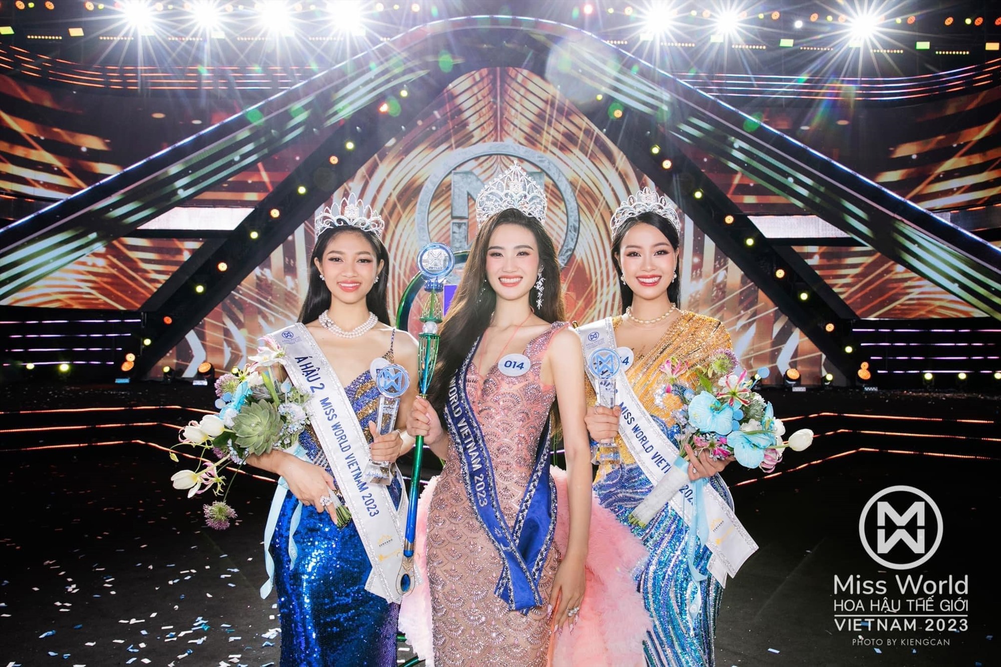 Ý Nhi và các Á hậu trong đêm đăng quang. Ảnh: Miss World Việt Nam.