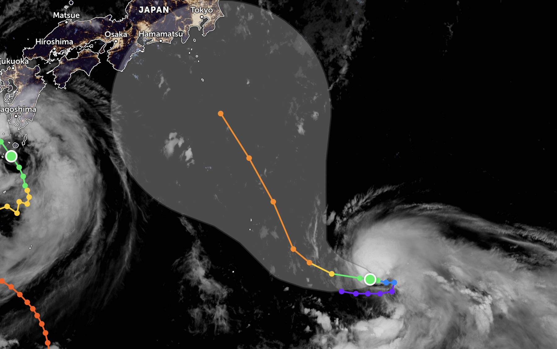 Cơn bão mới đang mạnh lên nhanh gần Nhật Bản. Ảnh: Zoom Earth