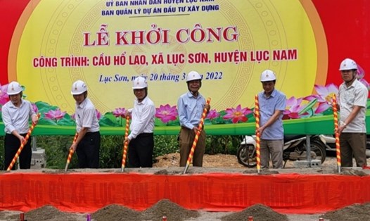 Công trình Cầu Hổ, Lao xã Lục Sơn, huyện Lục Nam (Bắc Giang) được khởi công xây dựng tháng 3.2022. Ảnh: Bacgiang.gov.vn