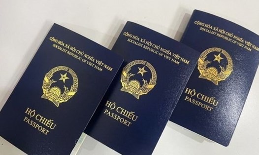 Từ 15.8.2023, sẽ có 4 mẫu hộ chiếu thông hành. Ảnh: Việt Dũng